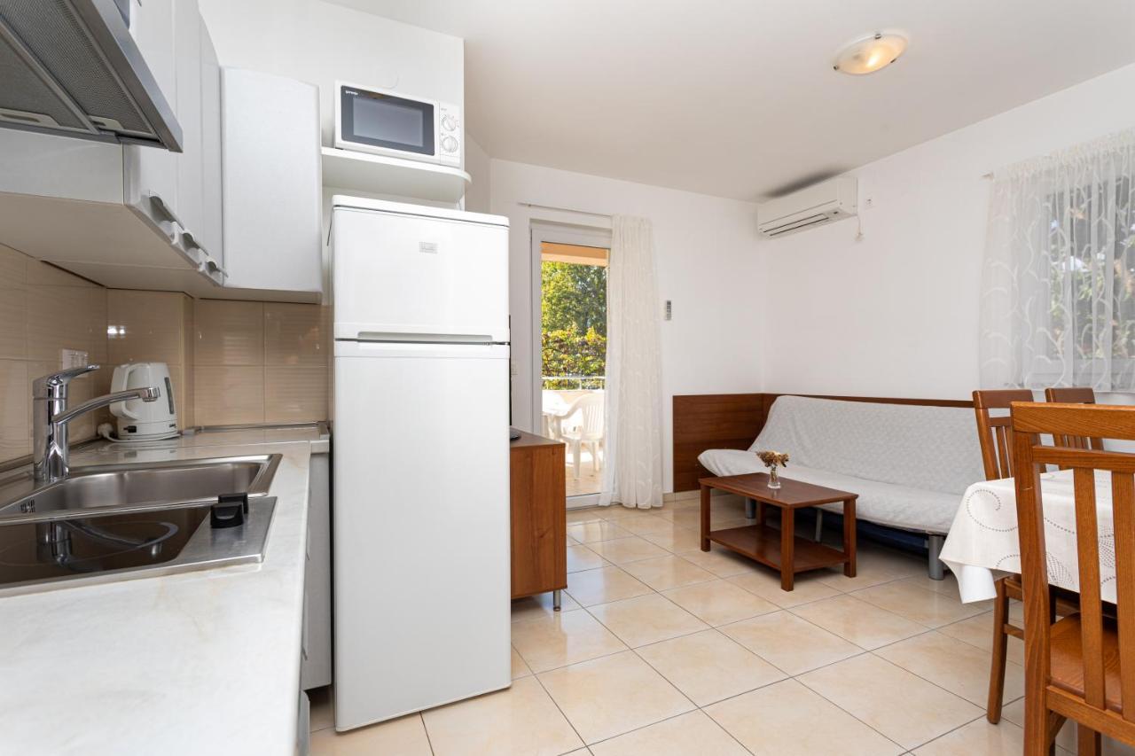 Apartments Crneković Baška Buitenkant foto