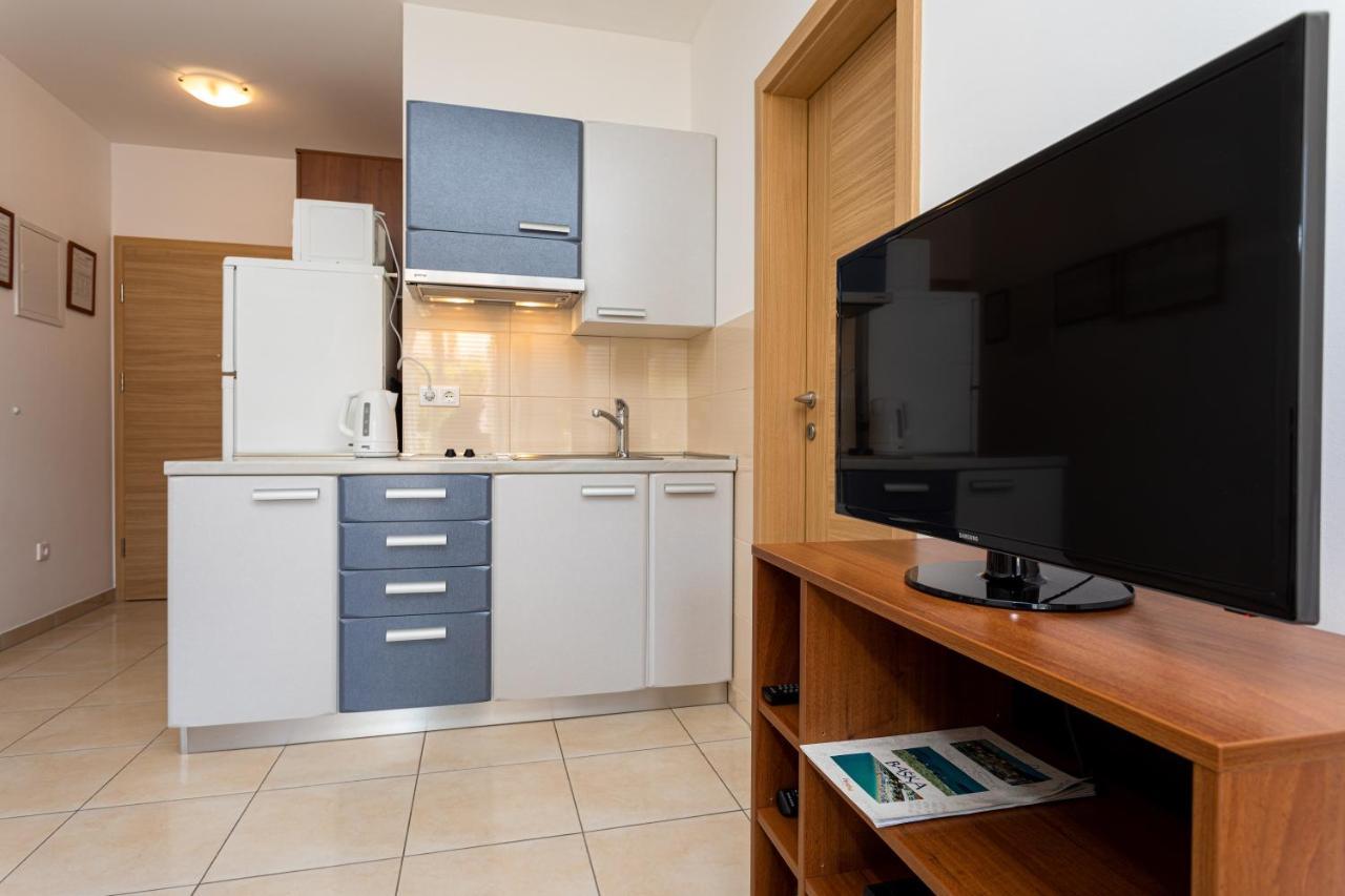 Apartments Crneković Baška Buitenkant foto