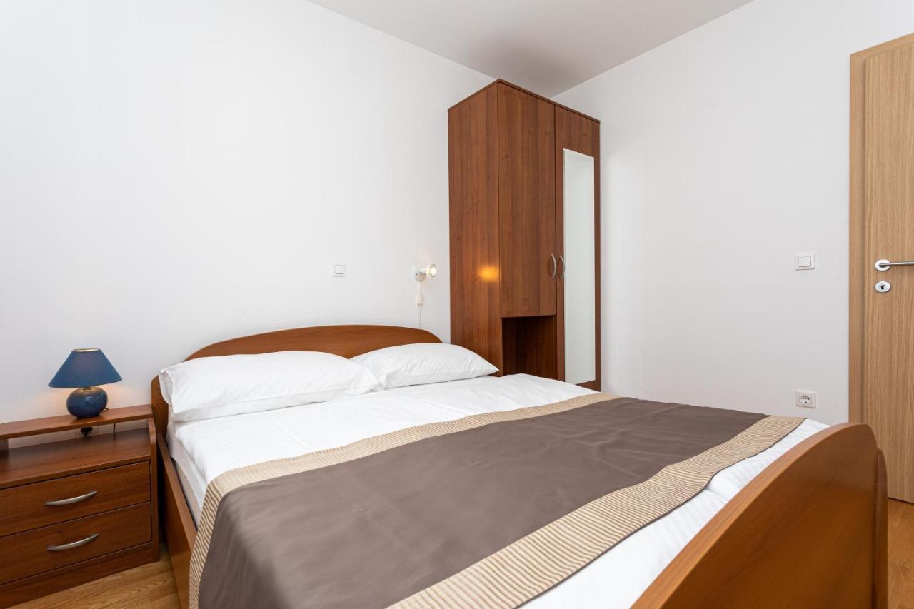 Apartments Crneković Baška Buitenkant foto