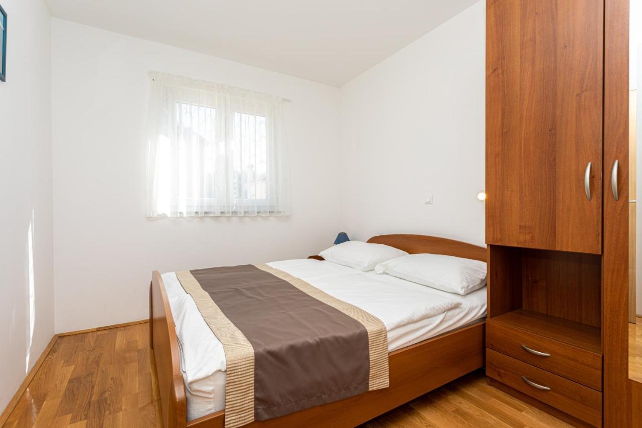 Apartments Crneković Baška Buitenkant foto