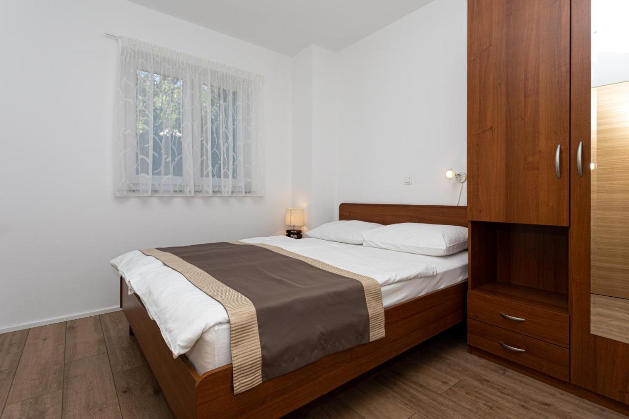 Apartments Crneković Baška Buitenkant foto