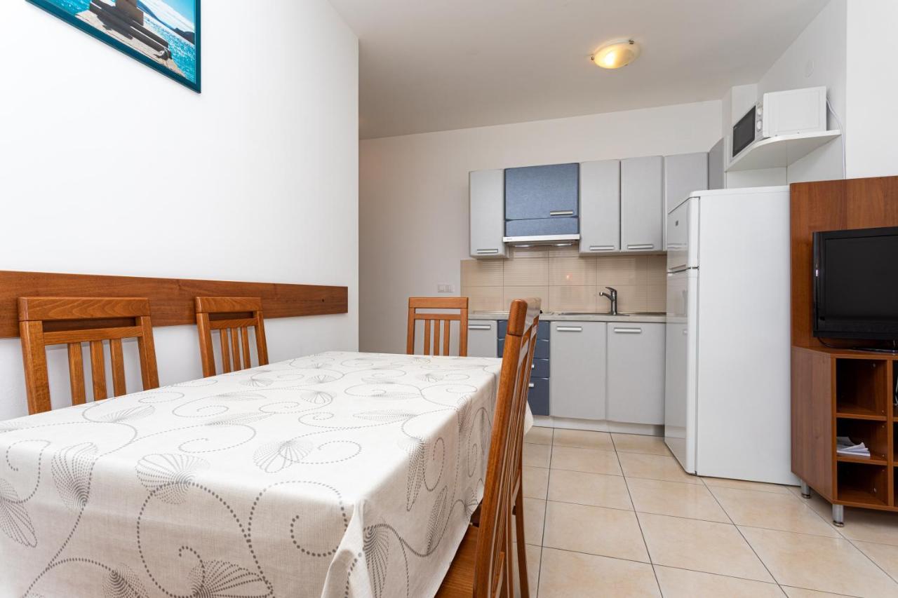 Apartments Crneković Baška Buitenkant foto