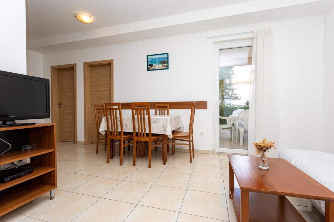 Apartments Crneković Baška Buitenkant foto