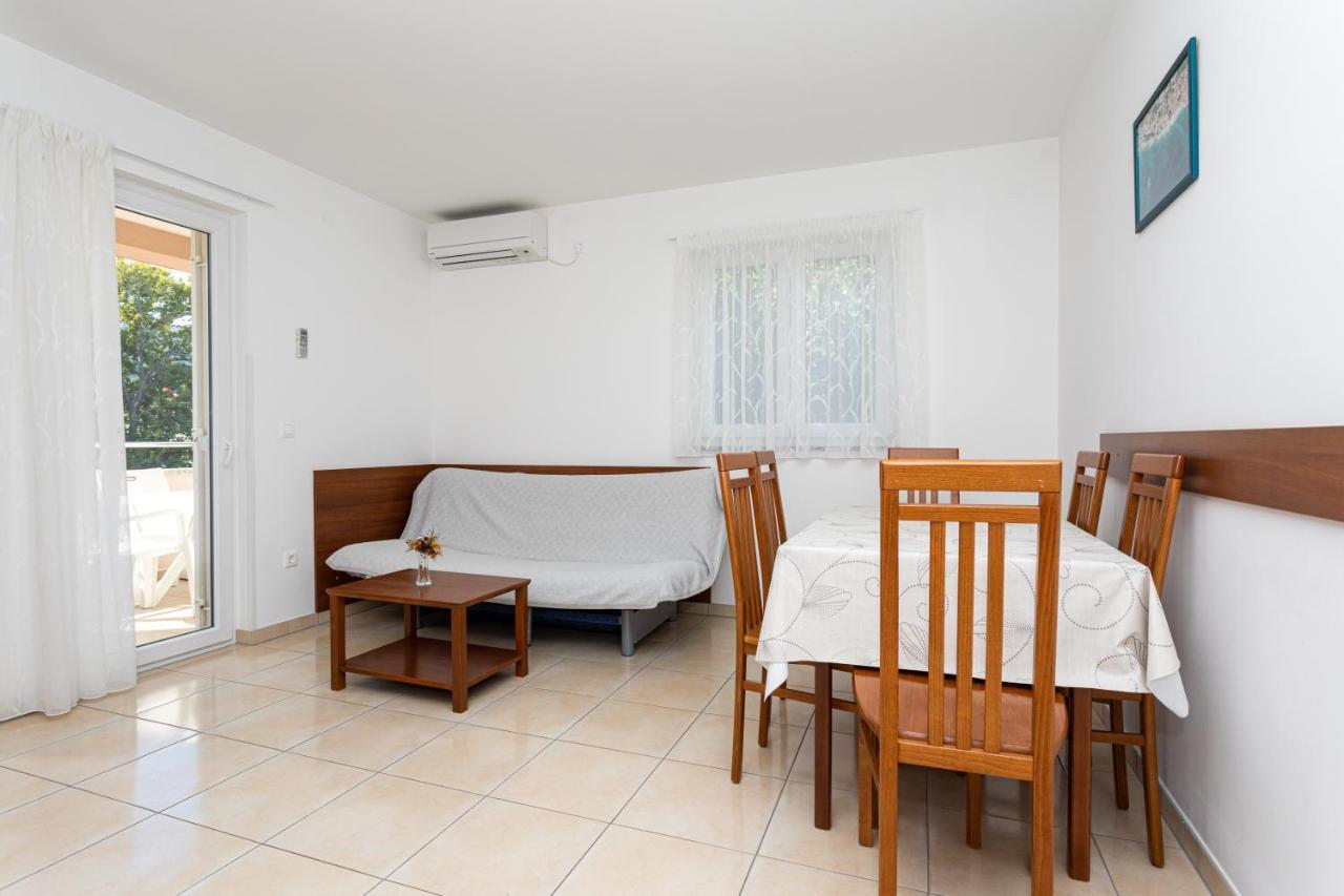 Apartments Crneković Baška Buitenkant foto