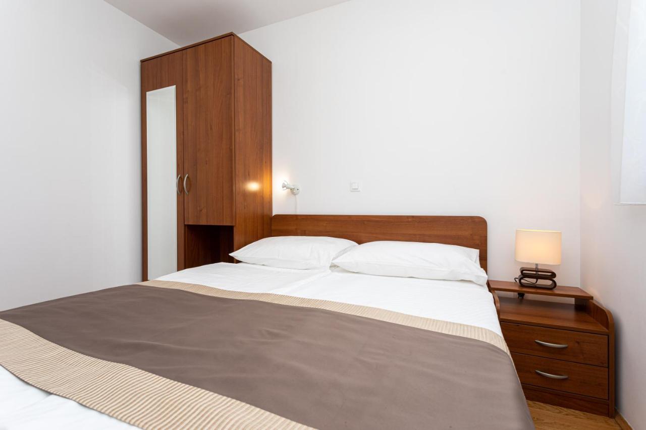 Apartments Crneković Baška Buitenkant foto