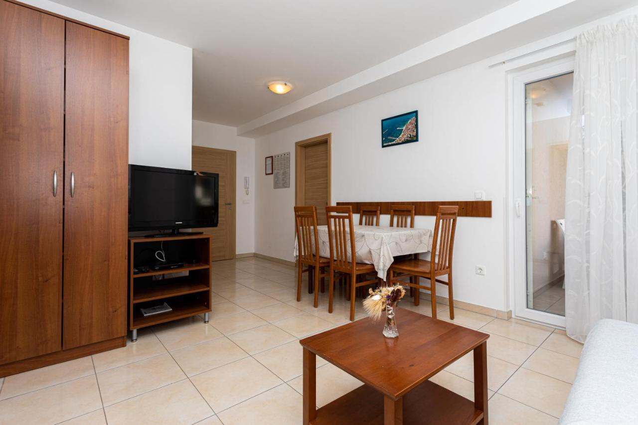Apartments Crneković Baška Buitenkant foto