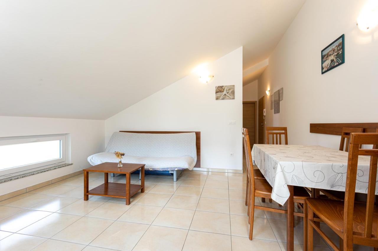 Apartments Crneković Baška Buitenkant foto