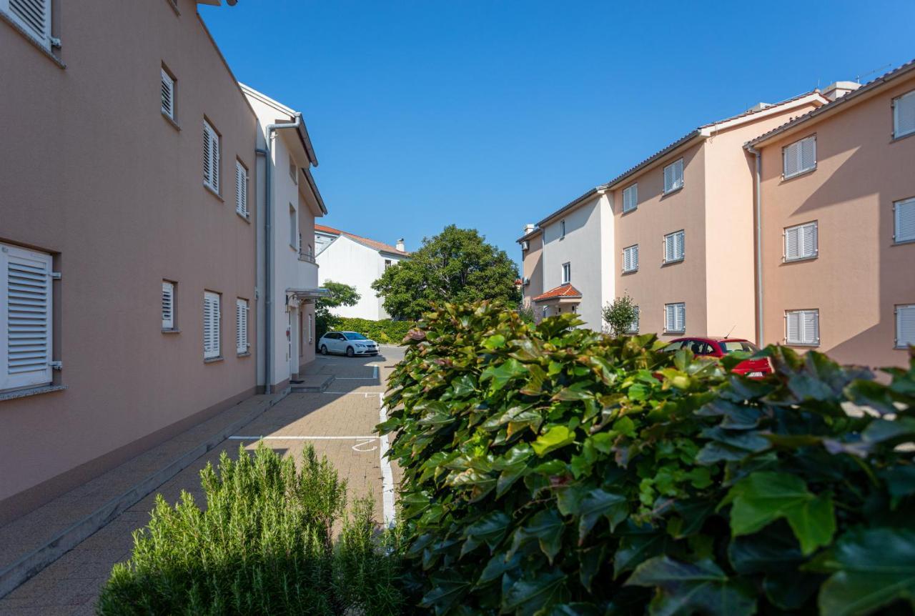 Apartments Crneković Baška Buitenkant foto